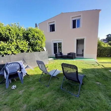 Family House Hébergement de vacances *