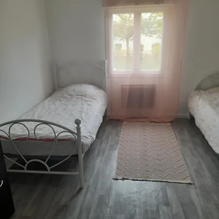Holiday home Family House Beauvais